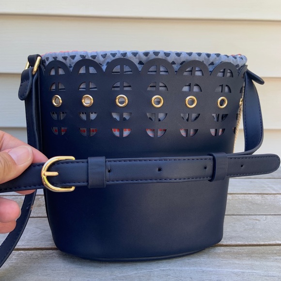 Stella & Dot Marin Bucket Crossbody Bag - Picture 10 of 16